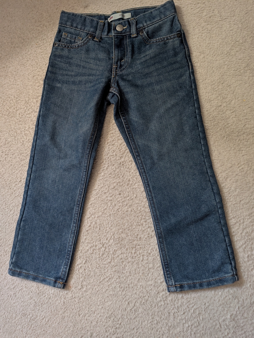 Levi's Boy's Straight Denim Jeans in Medium Blue Size 5 Reg